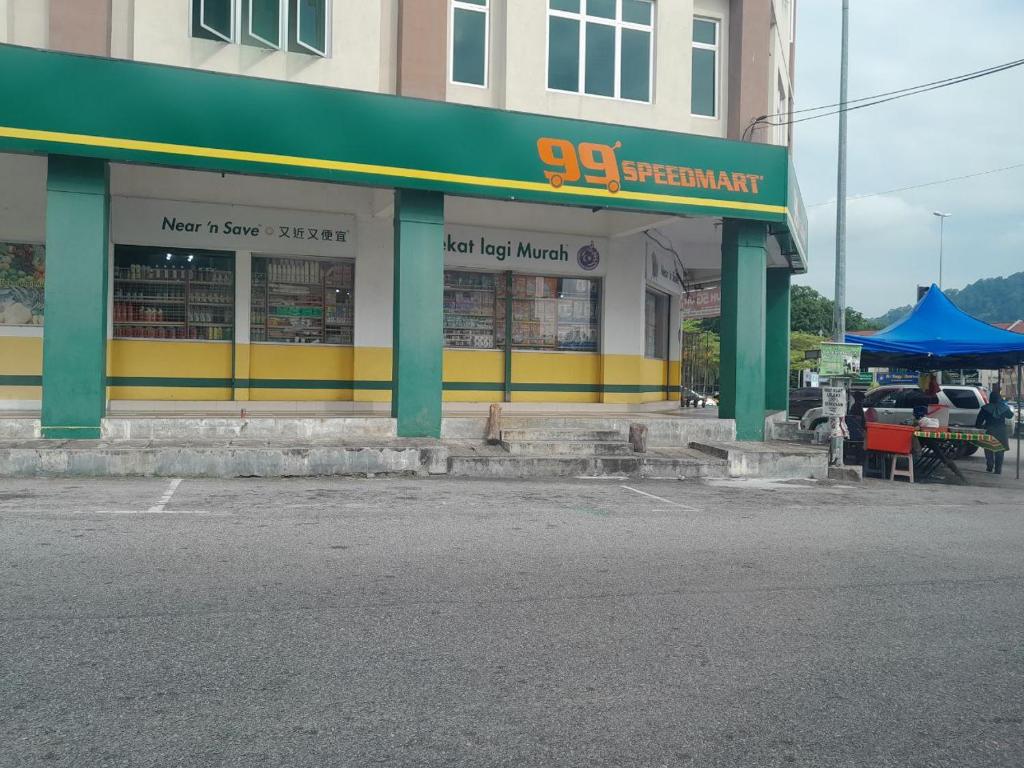 Bangunan di mana terletaknya apartmen