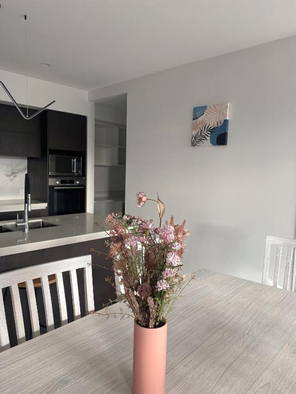 Modern luxury four bedroom house - Resim 12