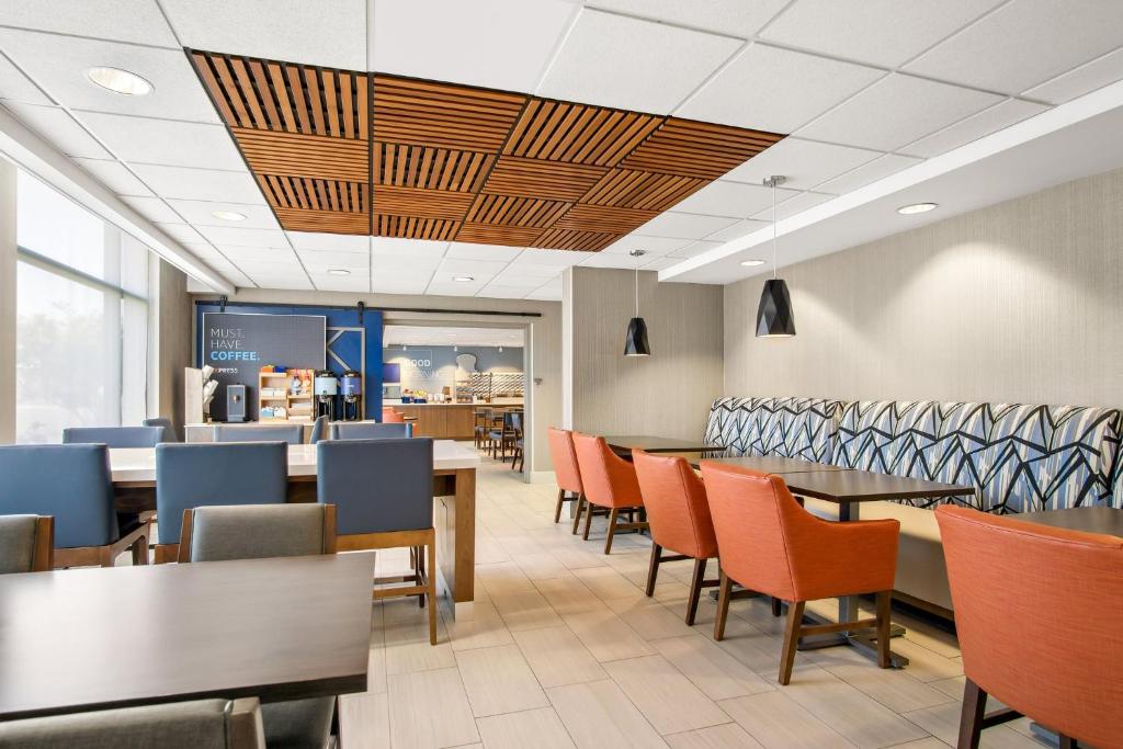 Posezení v ubytování Holiday Inn Express & Suites - Ocean City by IHG