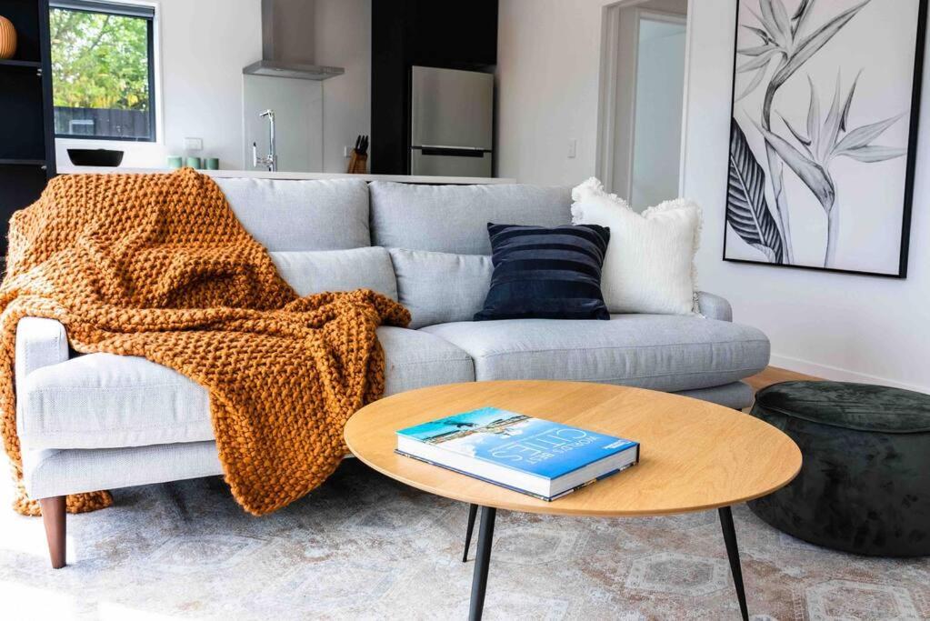 New State Of The Art Sunny Warm free Park - Resim 9