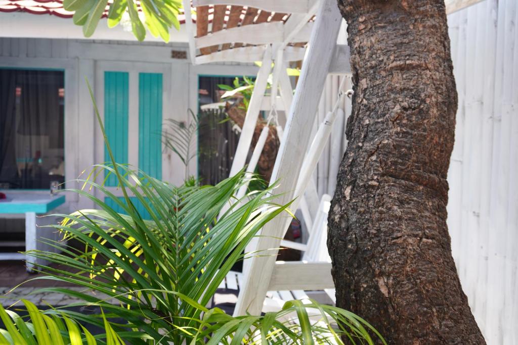 Zahrada ubytování Kushak bungalow Gili Trawangan