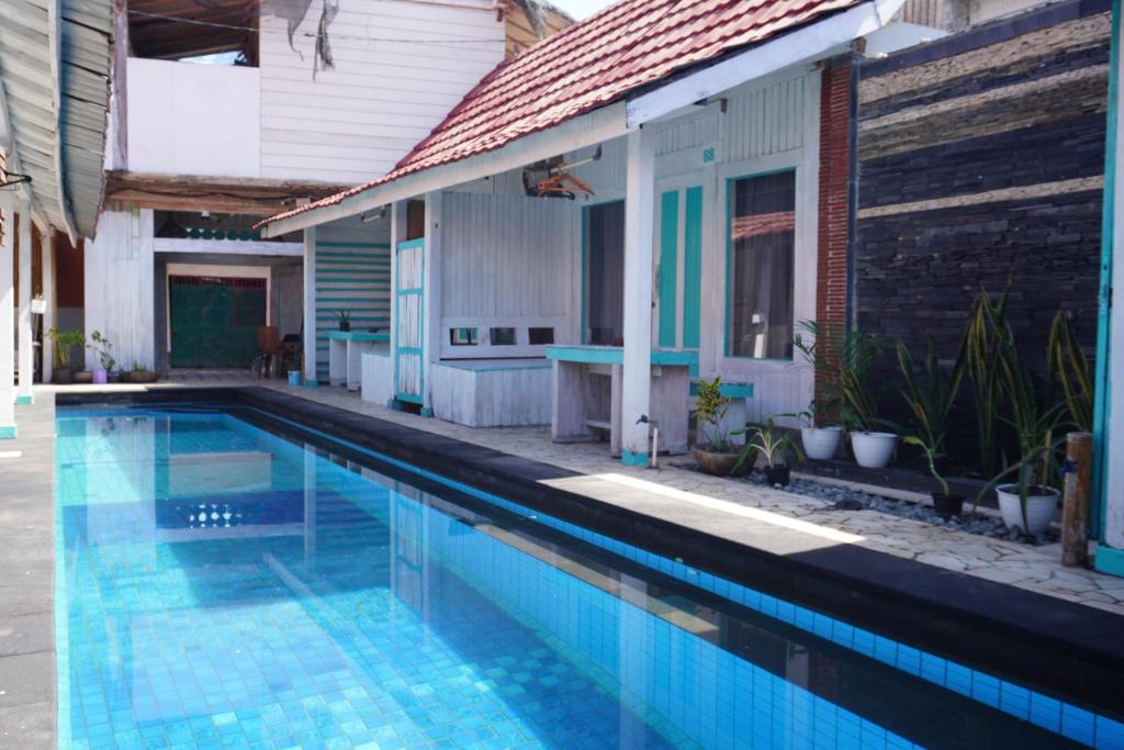 Bazén v ubytování Kushak bungalow Gili Trawangan nebo v jeho okolí