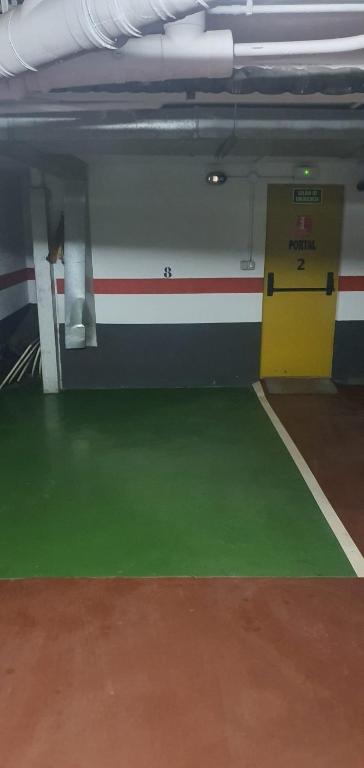 Tenis a/nebo squash v ubytování Apartamento en Formigal - Parking Privado Incluido nebo okolí