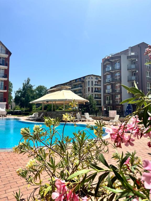 Bazén v ubytování Apartment Nani -Sunny beach nebo v jeho okolí