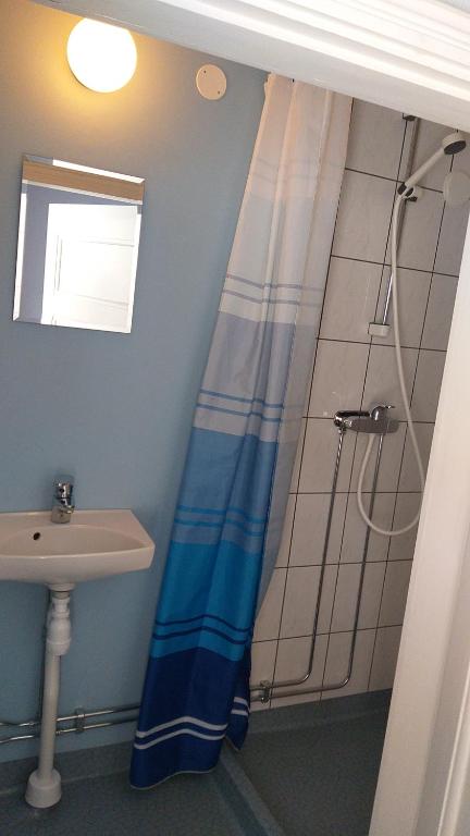 Koupelna v ubytování Hostel Räntmästaregården