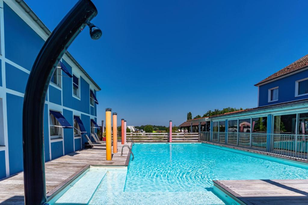 Bazén v ubytování Hotel Restaurant Argos, Strasbourg Nord nebo v jeho okolí