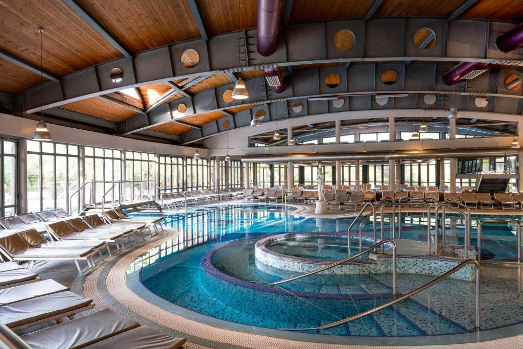 Bazén v ubytování Hotel Petrarca Terme nebo v jeho okolí