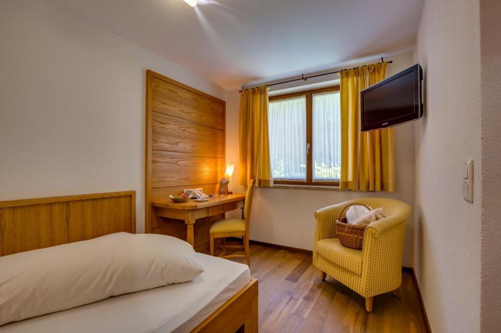 Postel nebo postele na pokoji v ubytování Hotel Jerzner Hof 4 Sterne Superior