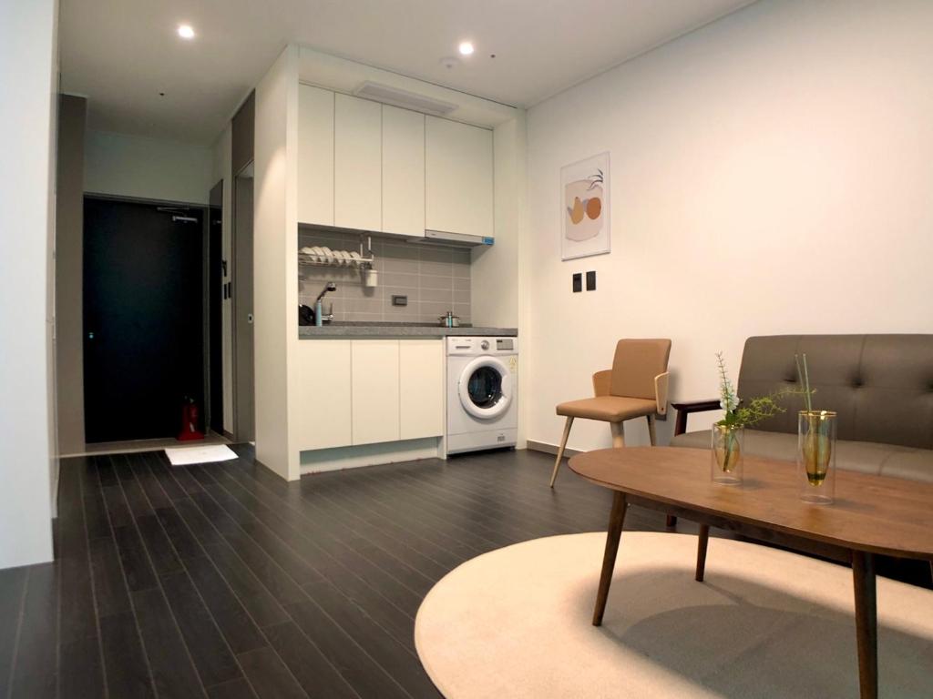 Kuchyň nebo kuchyňský kout v ubytování Golden Planet Hotel-Pyeongtaek Godeck
