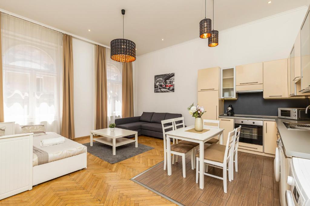 Kuchyňa alebo kuchynka v ubytovaní Real Apartments Révay