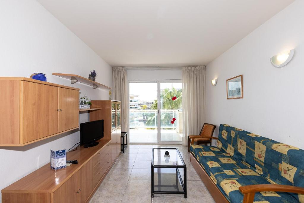 Rentalmar Ventura Village - Two-Bedroom Apartment (6 Adults)