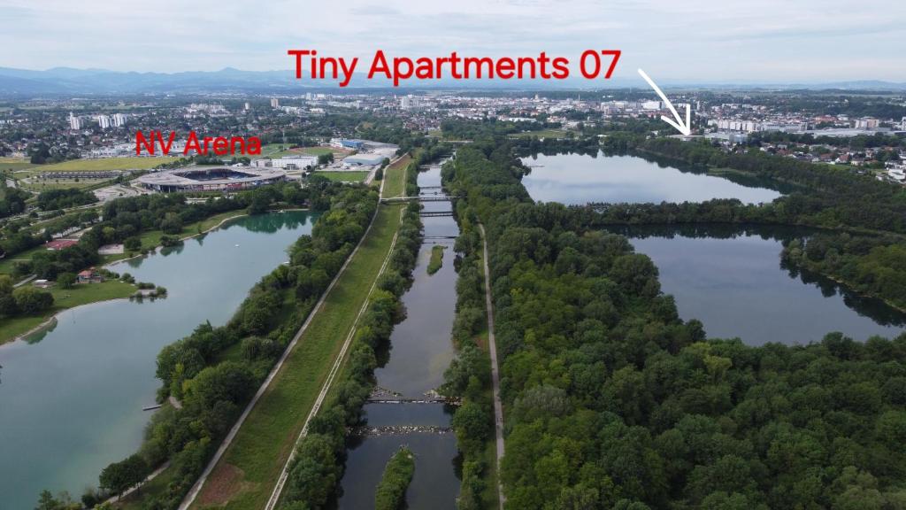 Výhled na řeku, která protéká v blízkosti apartmánu