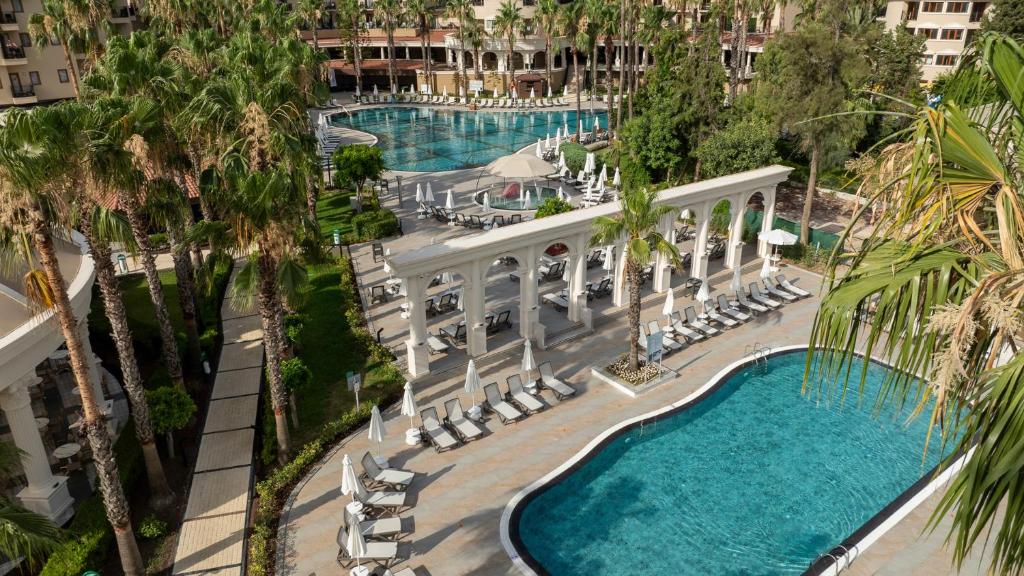 Bazén v ubytování Numa Club Side Hotel - Ultra All Inclusive nebo v jeho okolí