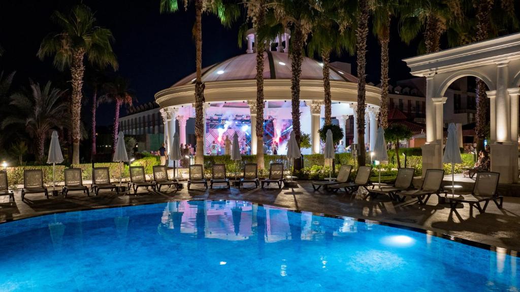Bazén v ubytování Numa Club Side Hotel - Ultra All Inclusive nebo v jeho okolí