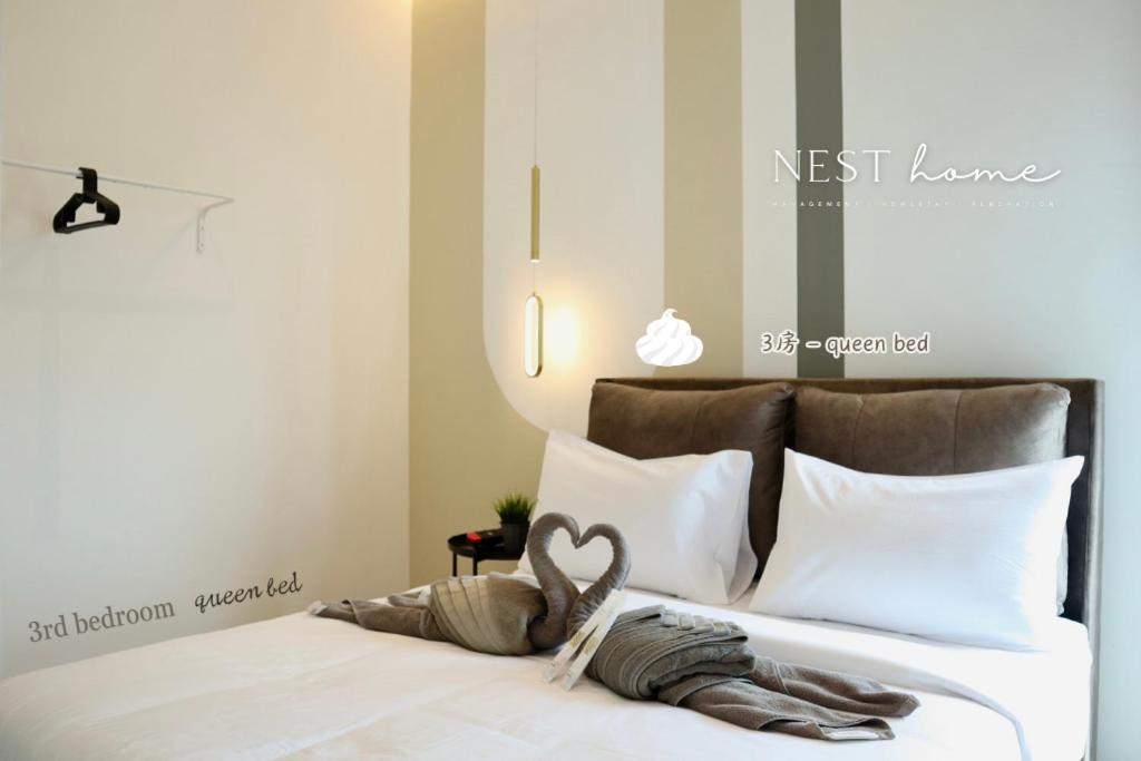 Midvalley Southkey Mosaic Suite by Nest Home - 三卧室高级公寓，带浴缸和台球桌