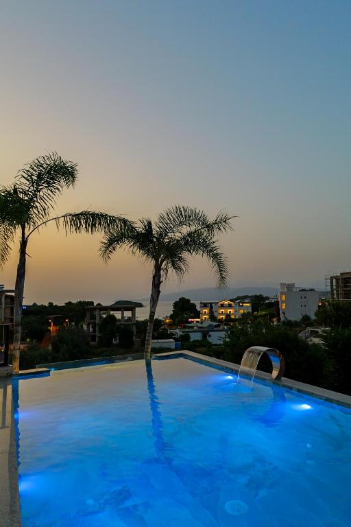 Bazén v ubytování Sunlight Hotel nebo v jeho okolí