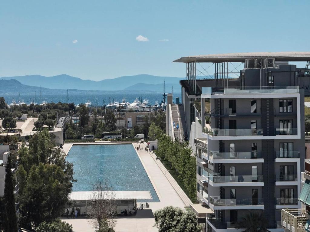 Bazén v ubytování AVA Residences Athens Riviera nebo v jeho okolí