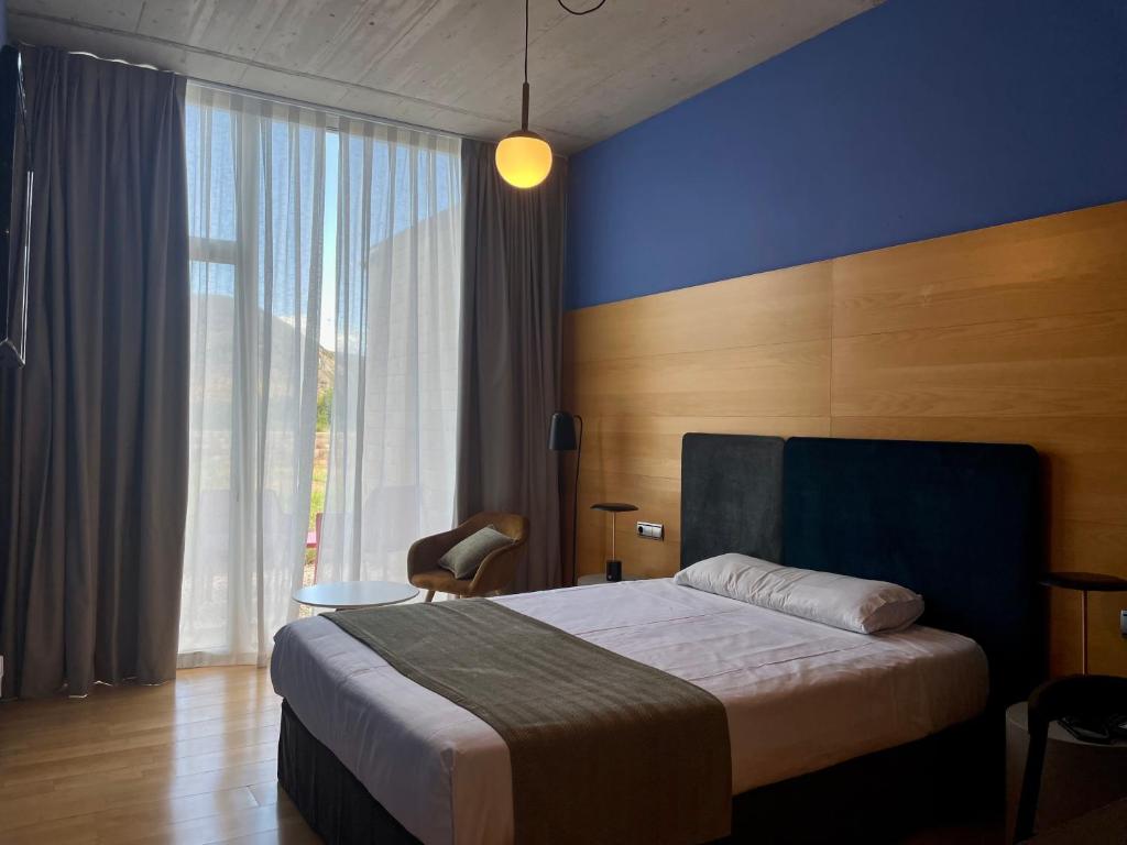 Balneario de la Albotea - Tweepersoonskamer Met Uitzicht Op Het Zwembad