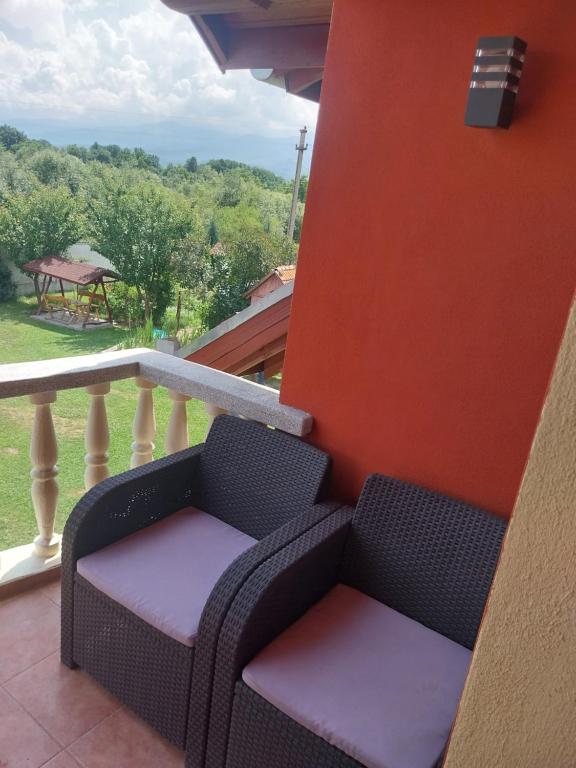 Balkón nebo terasa v ubytování Serena House