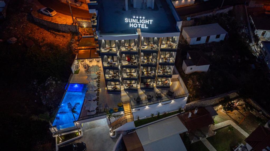 Bazén v ubytování Sunlight Hotel nebo v jeho okolí