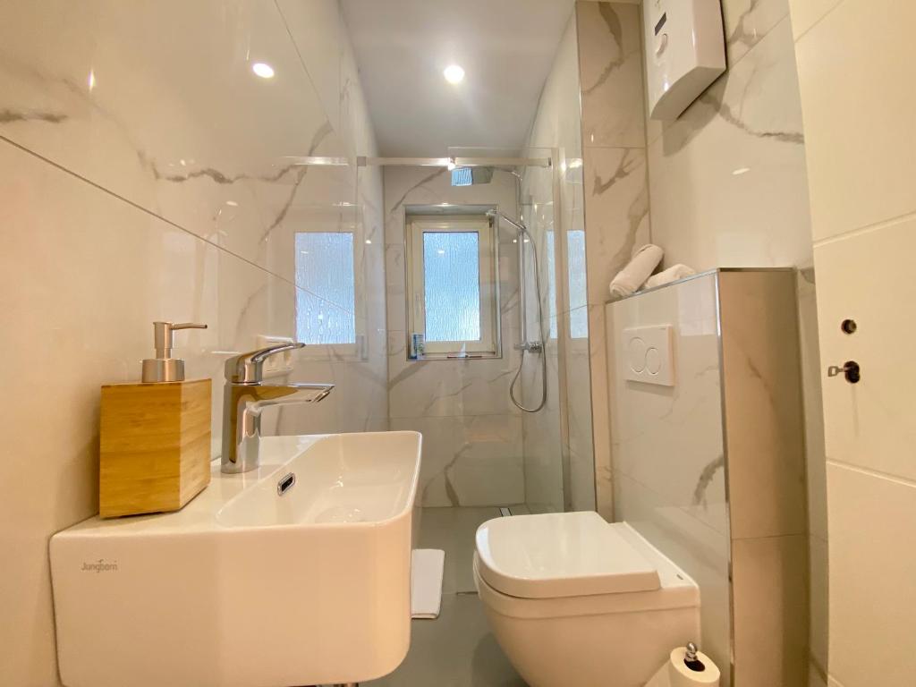 Lux Apartment near Frankfurt! - One-Bedroom Apartment