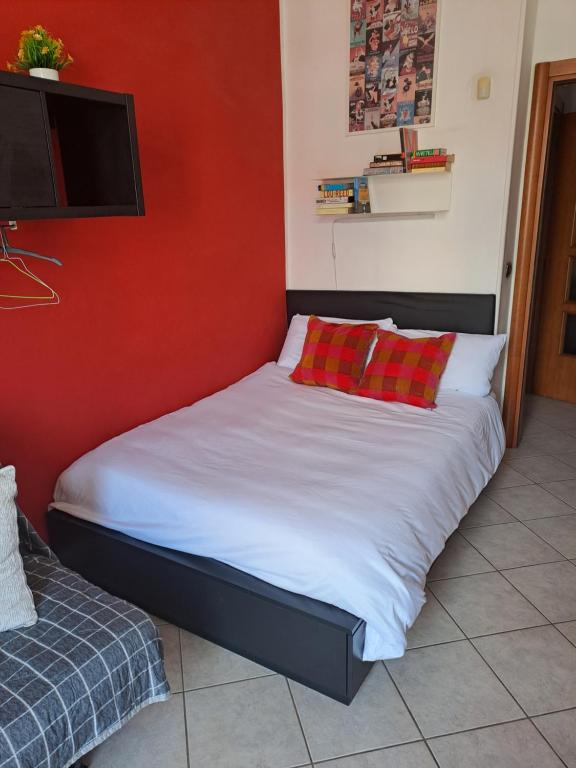 A bed or beds in a room at Stanza Privata in Casa Condivisa - Private Room in Shared Home