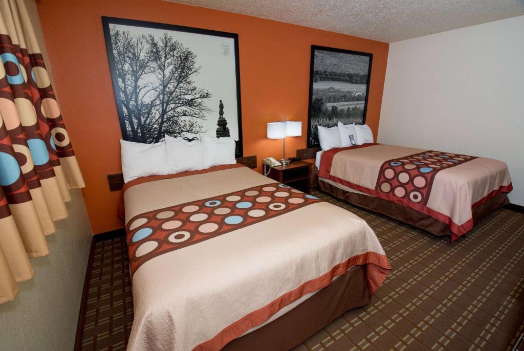 Super 8 by Wyndham Altoona photo