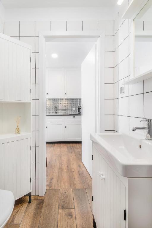 Kuchyňa alebo kuchynka v ubytovaní Happy Stay Tartaczna Residence I