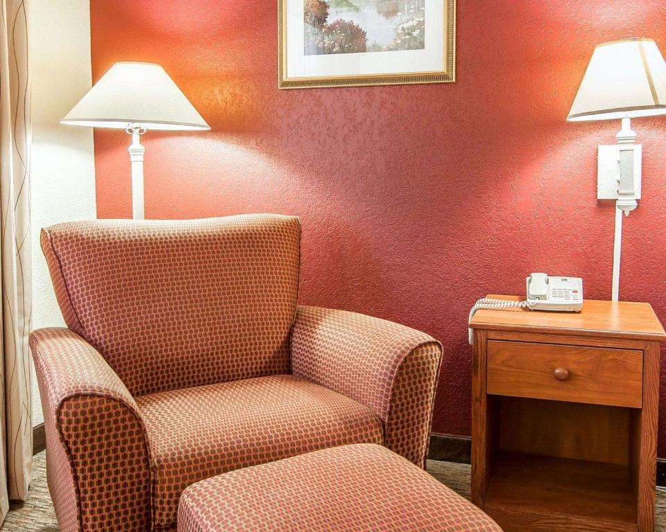 Posezení v ubytování Quality Inn Downtown Convention Center