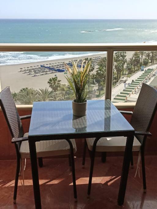 Zdjęcie z galerii obiektu Estudio MiramarPrimera linea playa Amazing views w mieście Benalmádena