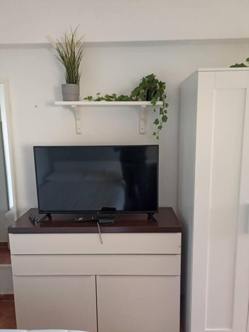 Zdjęcie z galerii obiektu Estudio MiramarPrimera linea playa Amazing views w mieście Benalmádena