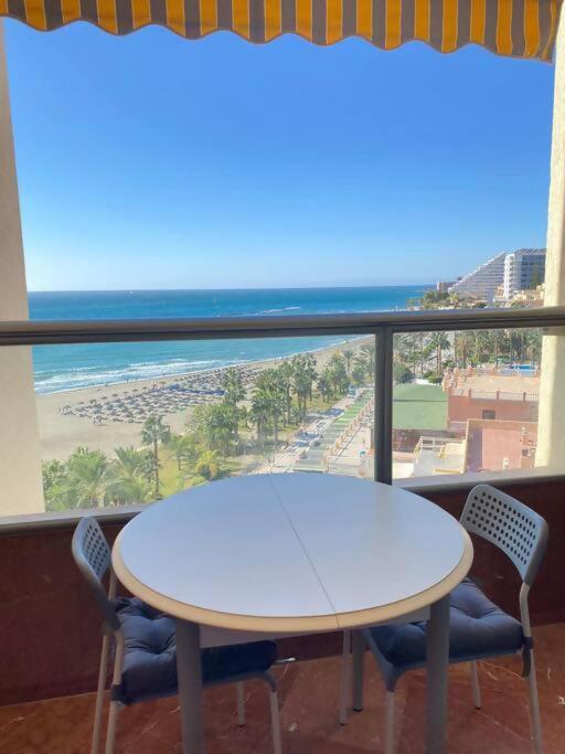 Zdjęcie z galerii obiektu Estudio MiramarPrimera linea playa Amazing views w mieście Benalmádena