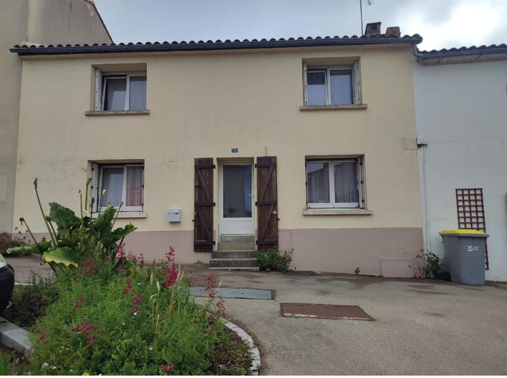 Photo de la galerie de l'établissement Maison 3 chambres, bourg de Moutiers, à Moutiers-les-Mauxfaits