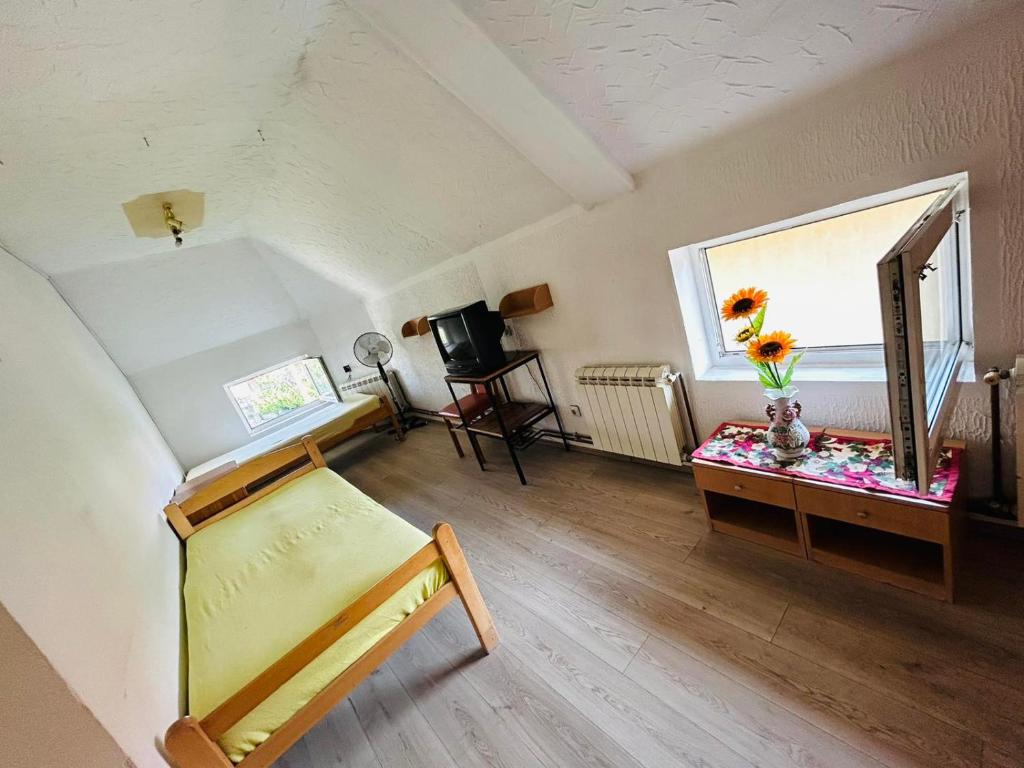 Postel nebo postele na pokoji v ubytování Rooms for rent "SARA"