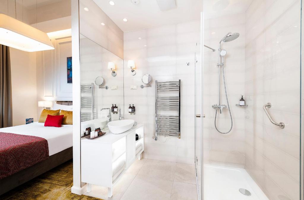 Three Corners Avenue Hotel - Resim 39