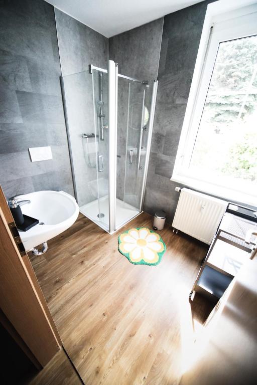 Koupelna v ubytování Ferienwohnung in Lengefeld