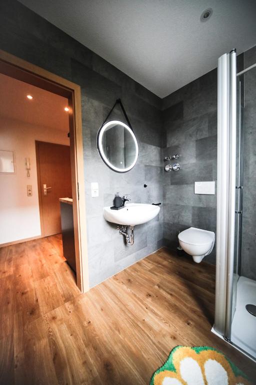 Koupelna v ubytování Ferienwohnung in Lengefeld