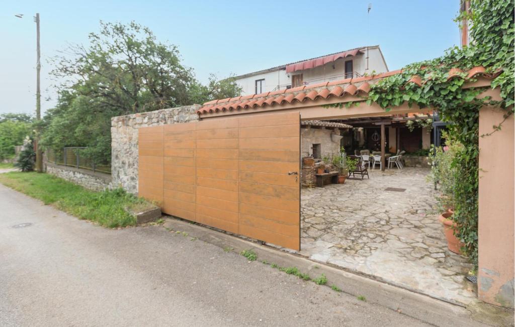 Budova, v ktorej sa apartmán nachádza