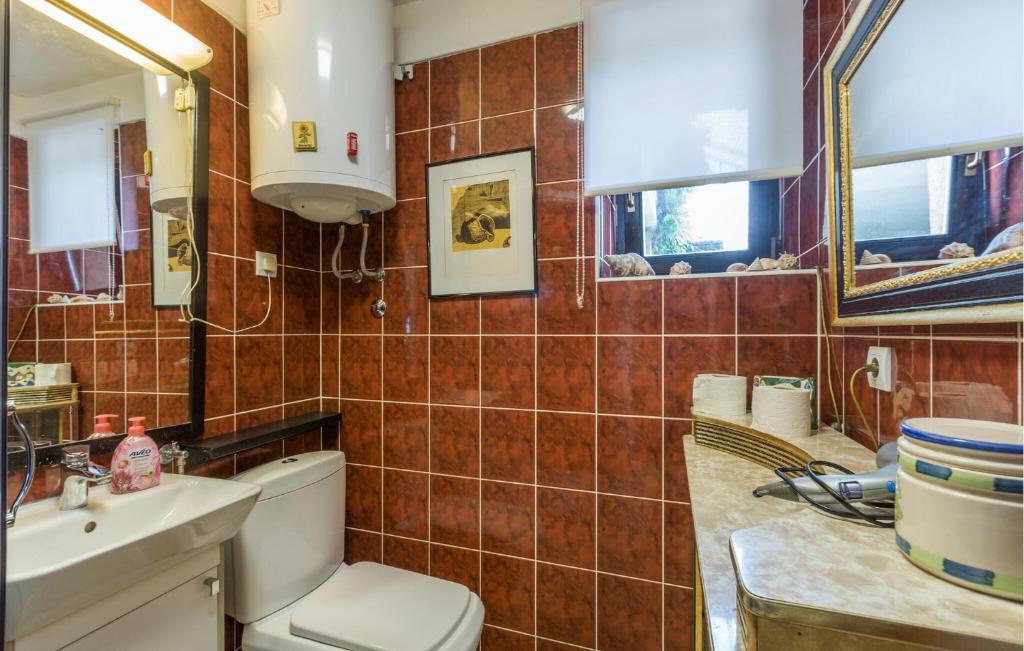 Kúpeľňa v ubytovaní Lovely Apartment In Porec With Kitchen
