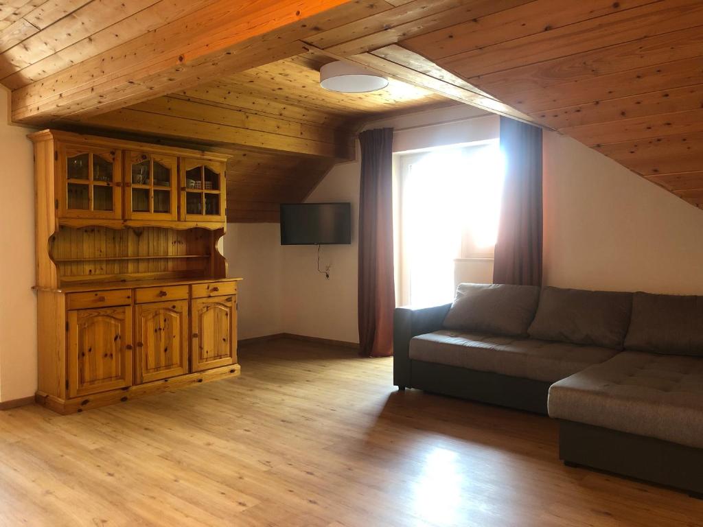 Istumisnurk majutusasutuses Landgasthof Peterbauer
