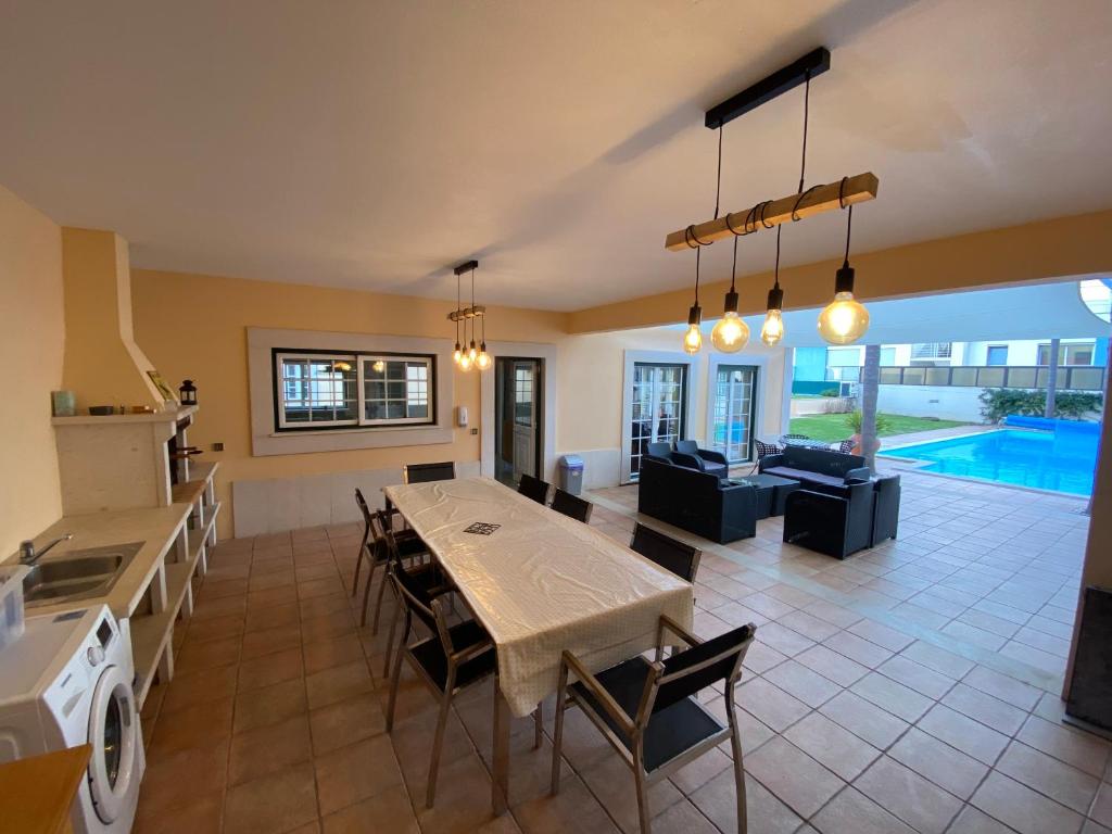 Spacious ground-floor villa with private & heated pool - Villa