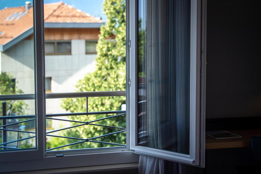 Balkón nebo terasa v ubytování Châtonneyre Hotel & Restaurant