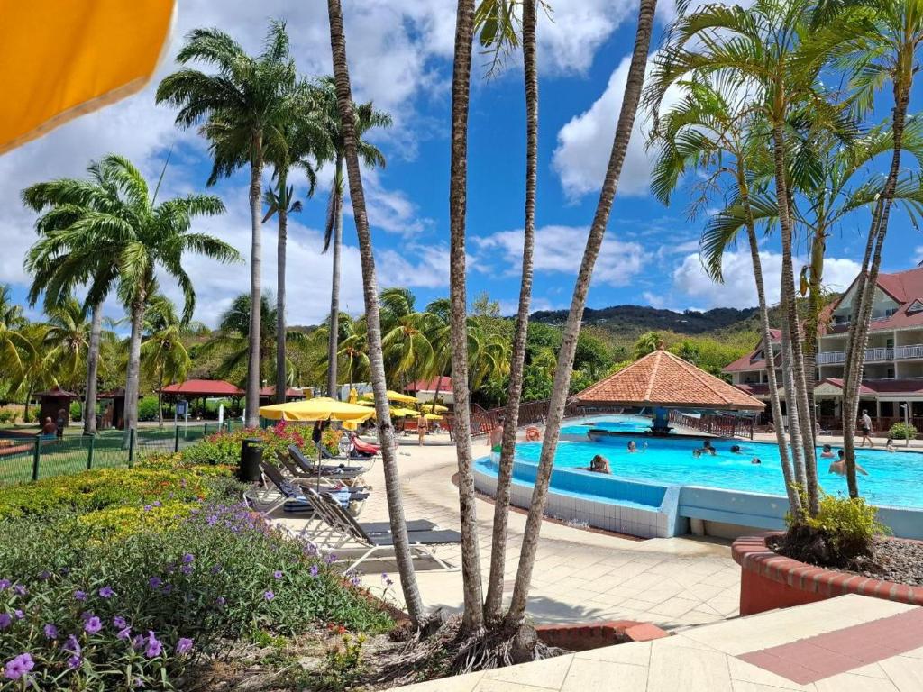 Bazén v ubytování Le MaDja'Kaz - studio en résidence et bord de Mer - Sainte Luce Martinique nebo v jeho okolí