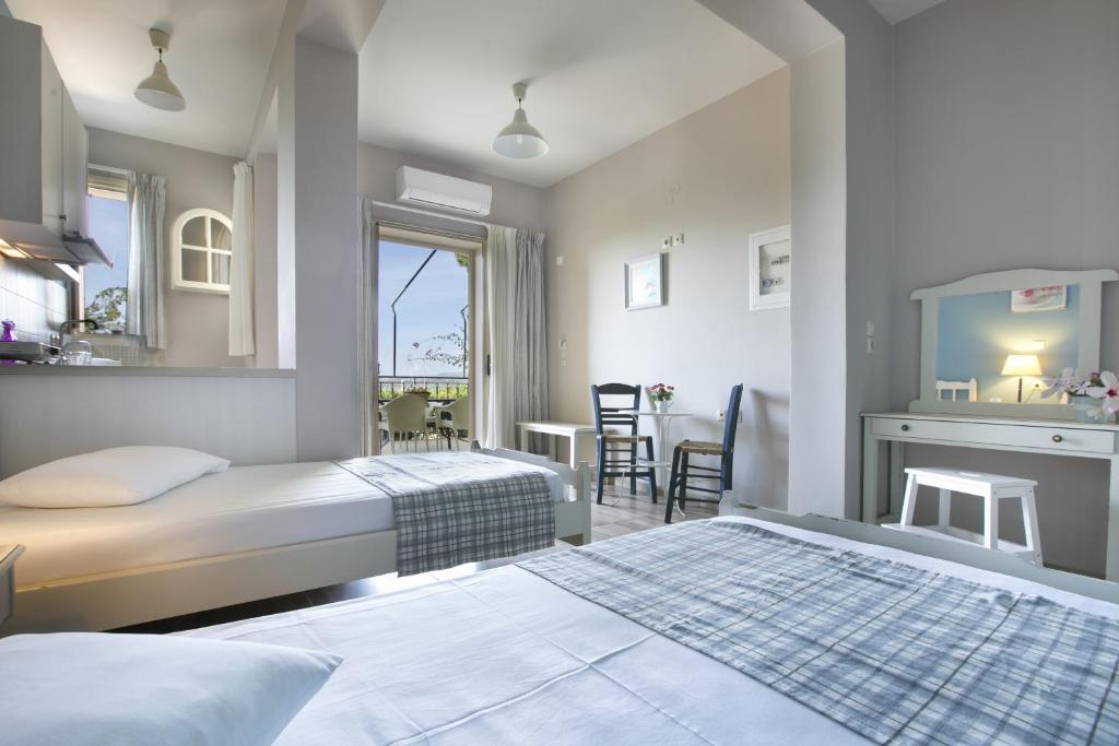 Irilena Studios and Apartments - 6