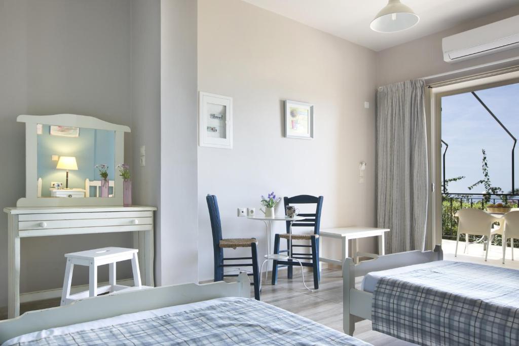 Irilena Studios and Apartments - 12