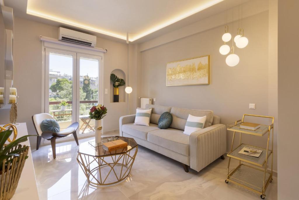 Chrisostomou Square 14 Gold Apartment