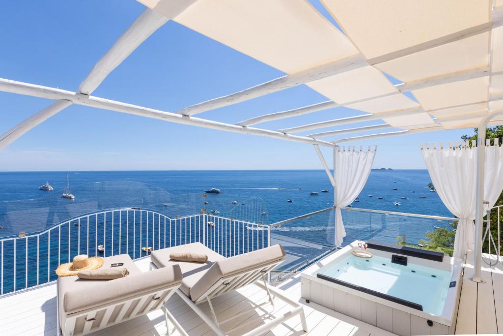 a balcony with a view of the ocean at Villa Nannina in Positano