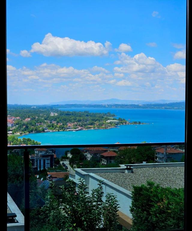 a view of a large body of water at Sawsana Villalari in Sapanca