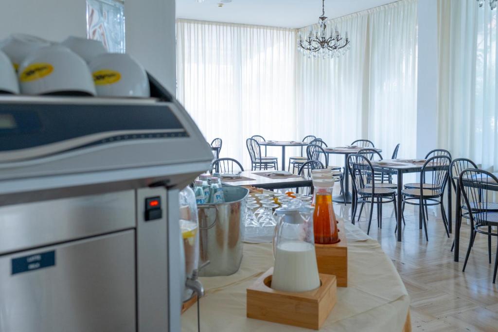 Kuchnia lub aneks kuchenny w obiekcie Hotel Negresco
