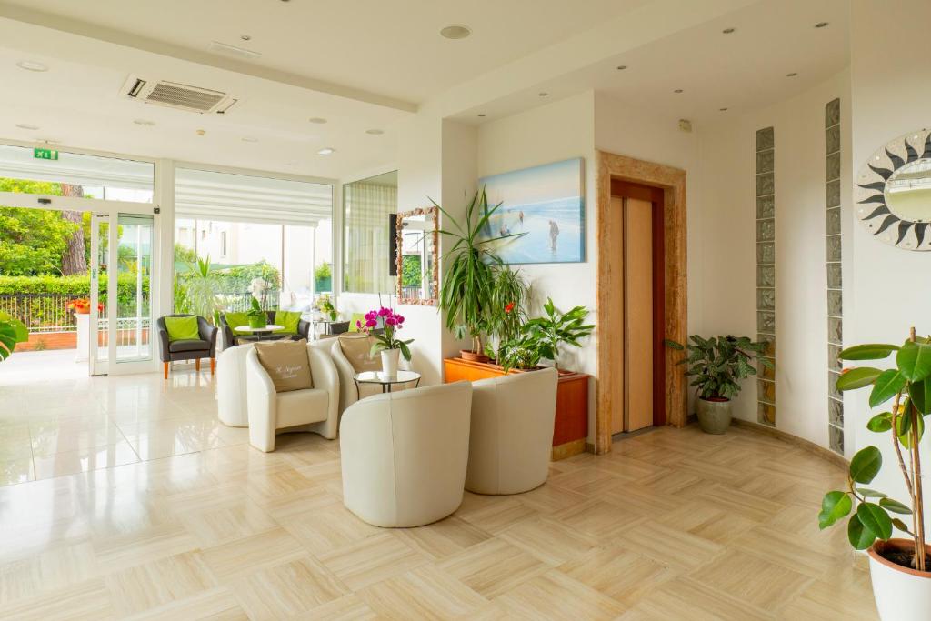 Część wypoczynkowa w obiekcie Hotel Negresco